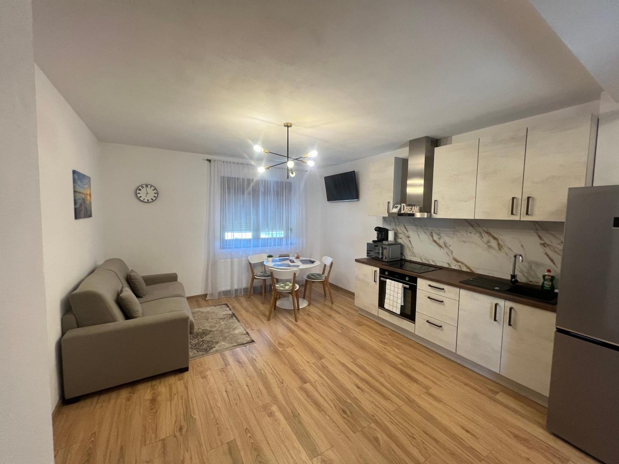 Emanuela Apartment *